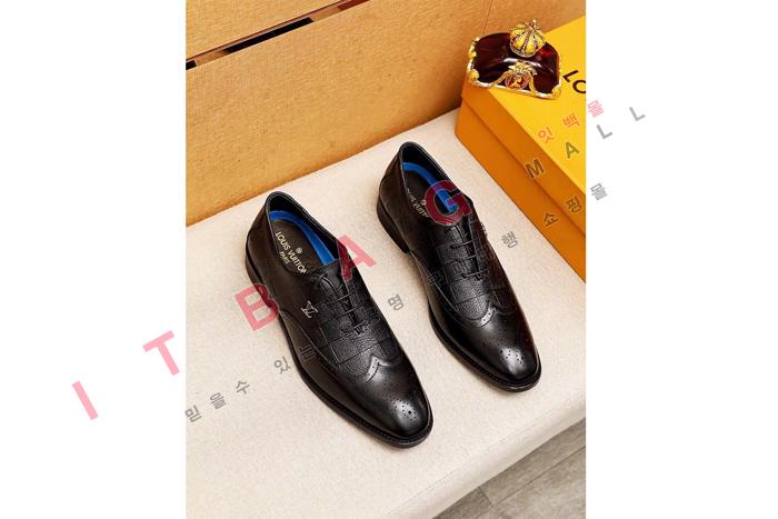̺    MYB9043