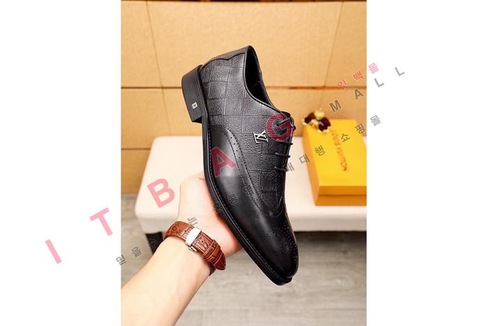 ̺    MYB9043