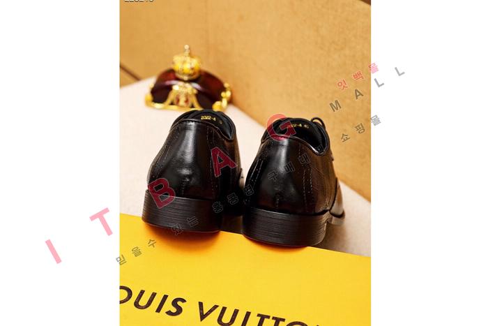 ̺    MYB9043