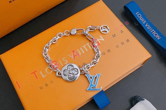 ̺  SY4703