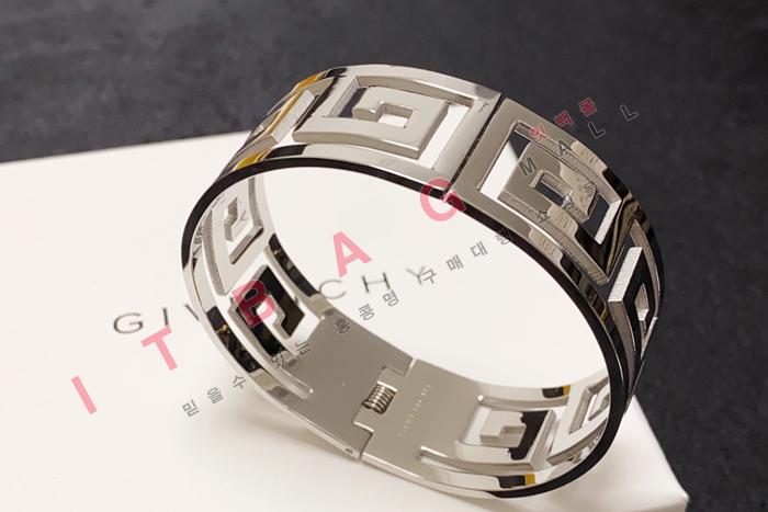  SY4711