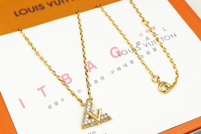 ̺    SY4723 