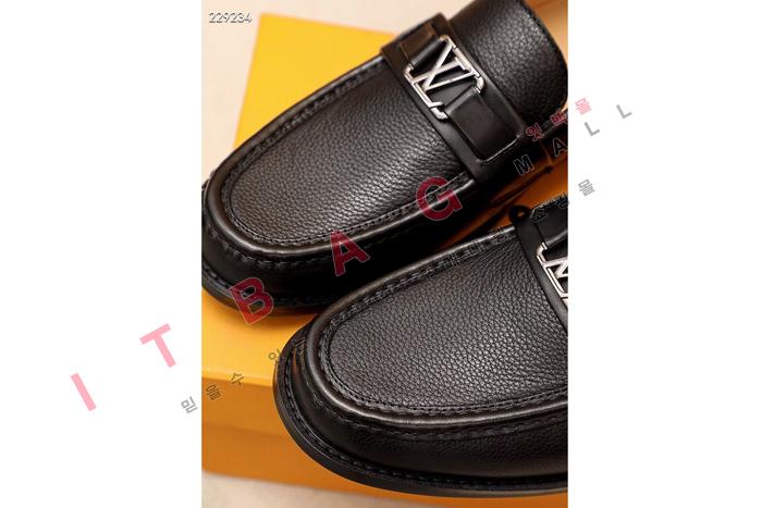 ̺    MYB0130