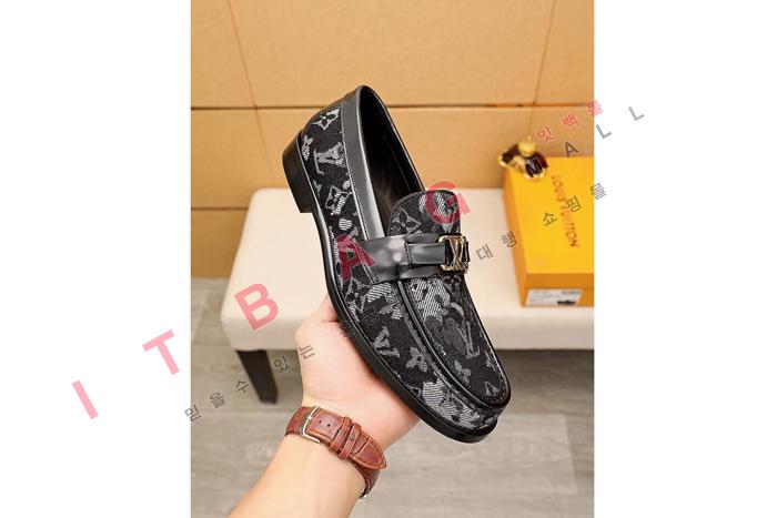 ̺    MYB0132