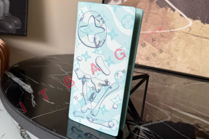 ̺ ¥     M82306