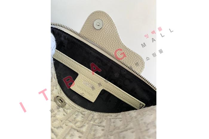   22  DR90256-2
