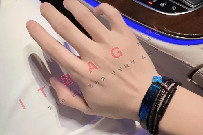 ̺  SY4727
