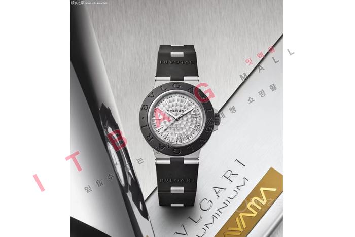 Ұ  ƽ    HT6027