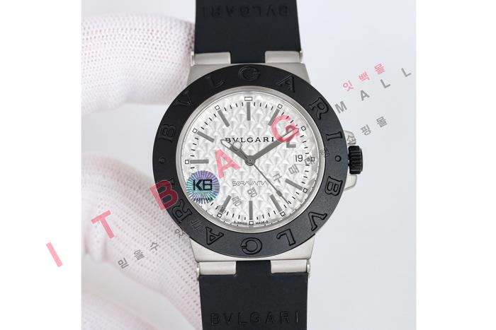 Ұ  ƽ    HT6027