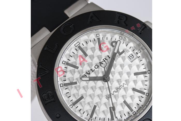 Ұ  ƽ    HT6027