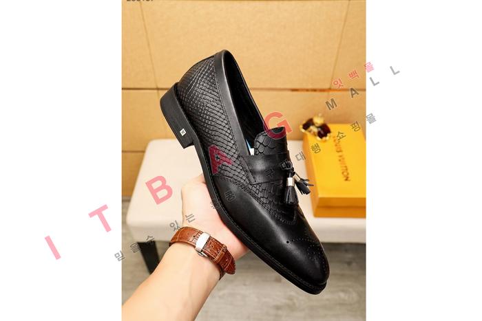 ̺   MYB8920