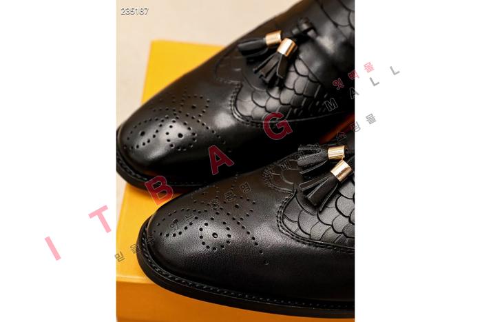 ̺   MYB8920