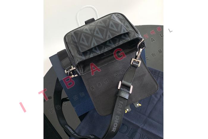  HIT THE ROAD ̴   DR90283-1