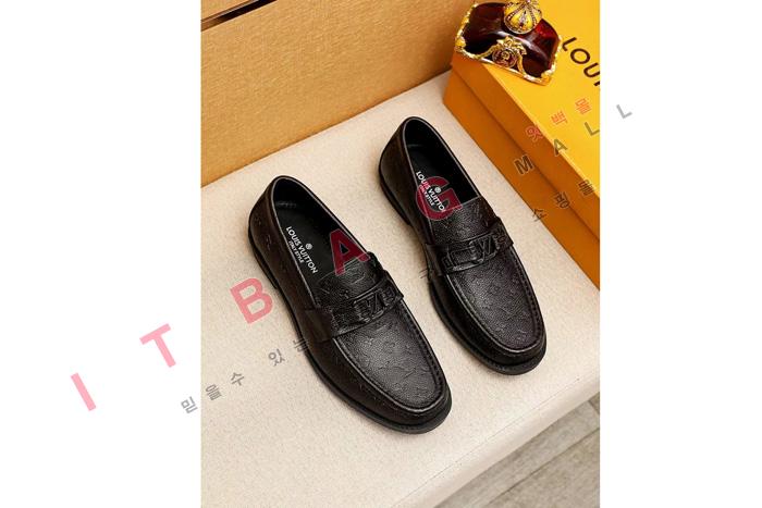 ̺    MYB3713