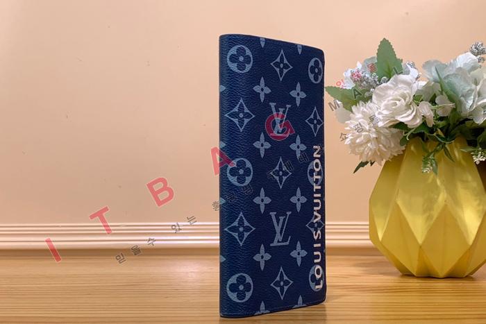 ̺ ¥    M82790