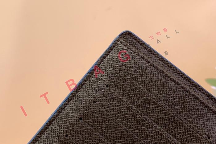 ̺ ¥    M82790