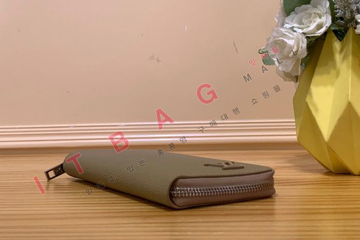 ̺  Ƽ     M81810
