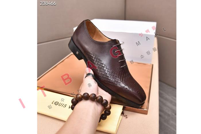 ̺  MYB3672