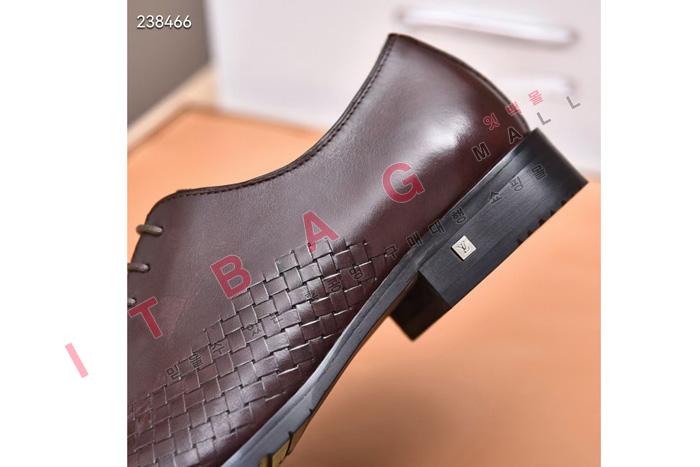 ̺  MYB3672
