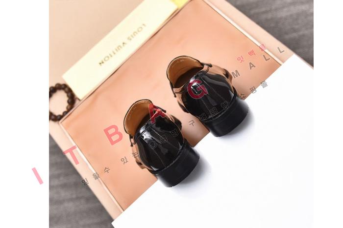 ̺   MYB3674