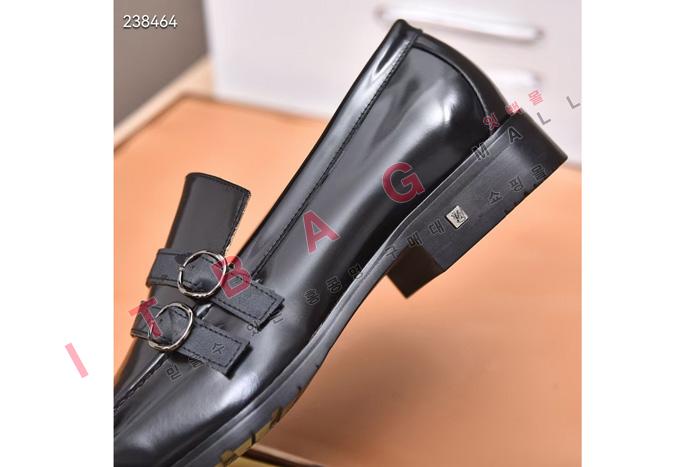 ̺   MYB3675