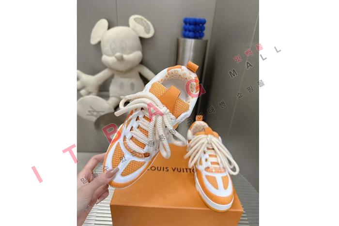 ̺ YF3690-1   