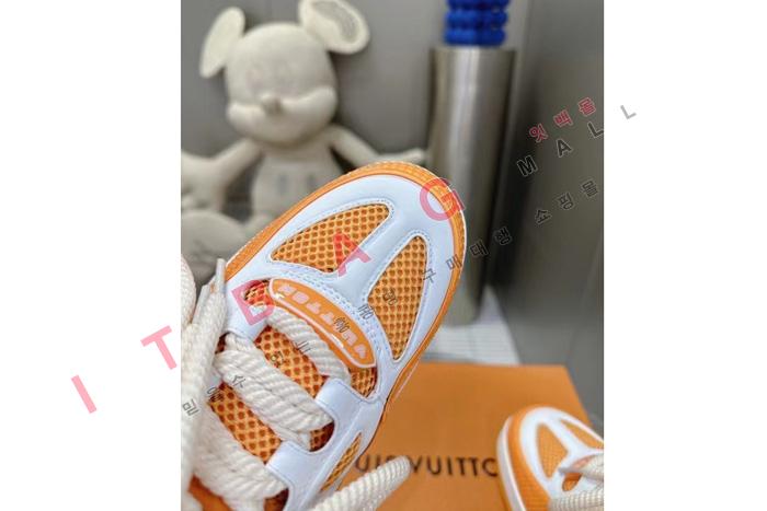̺ YF3690-1   
