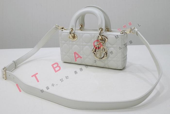   ̵   D-̹ DR90299-1