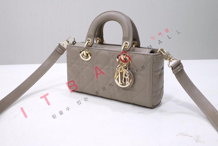   ̵   D-̹ DR90299-3