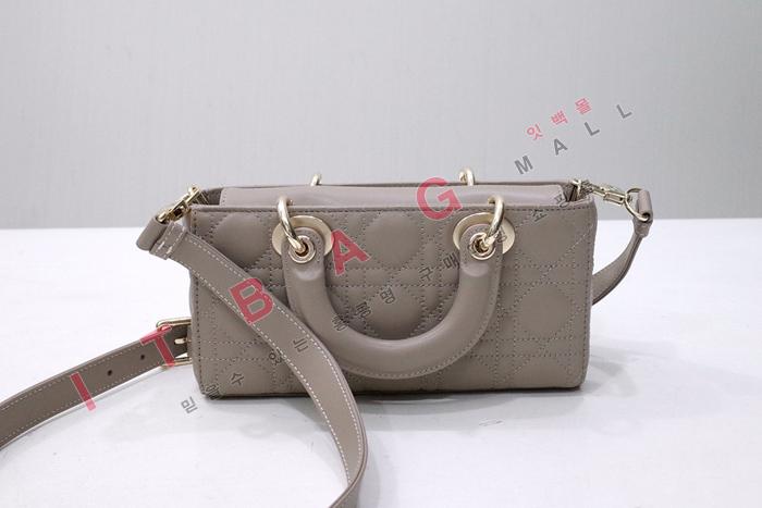   ̵   D-̹ DR90299-3