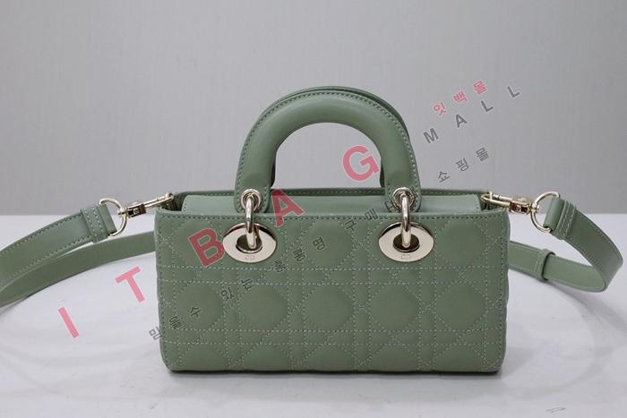   ̵   D-̹ DR90299-4