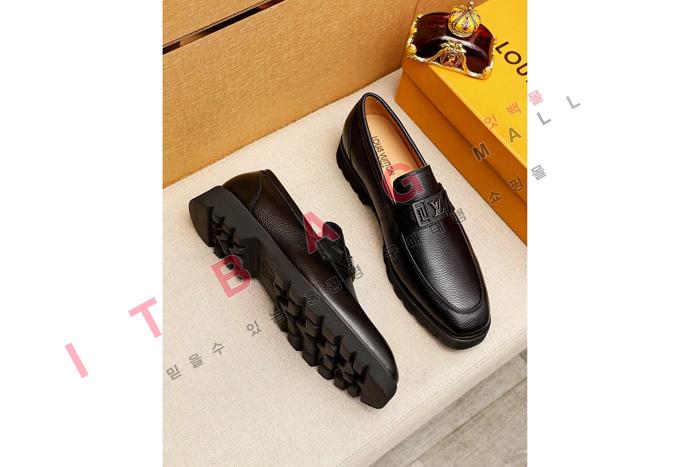̺   MYB7622