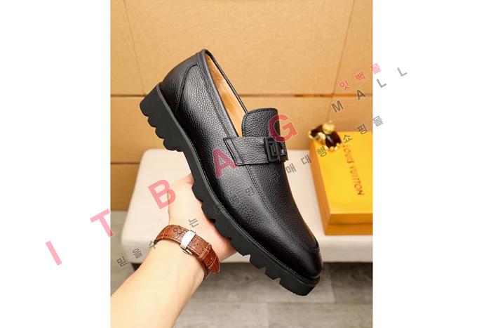 ̺   MYB7622