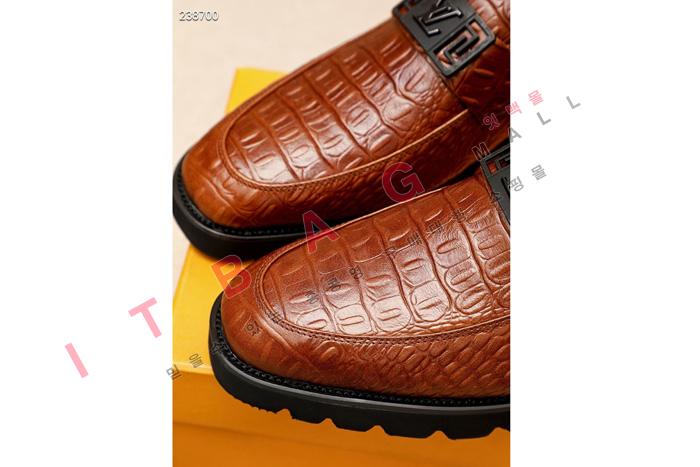 ̺   MYB7623
