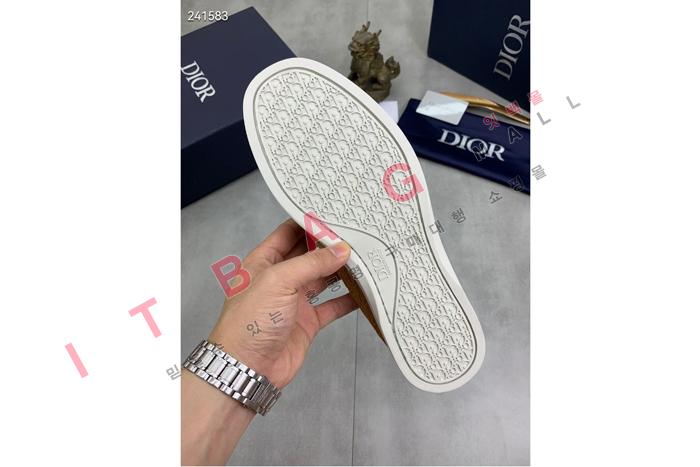     MYB3903