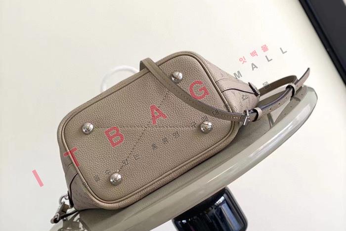 ̺  PM   M21848 