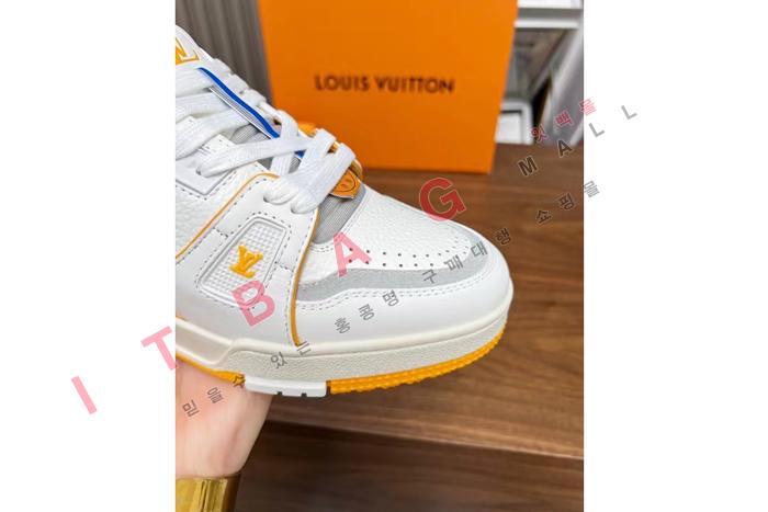 ̺ YF7370    