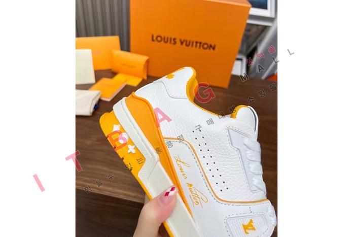 ̺ YF7370    