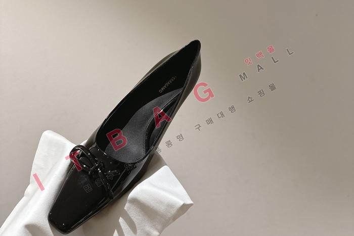 ䷹     YIBU1970