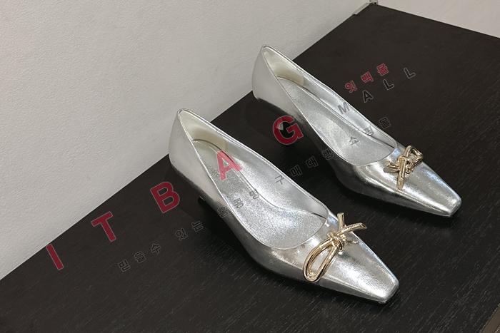 ䷹     YIBU1970-2