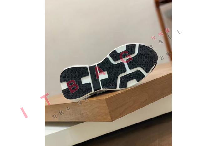 ޽   Ŀ  YF6052