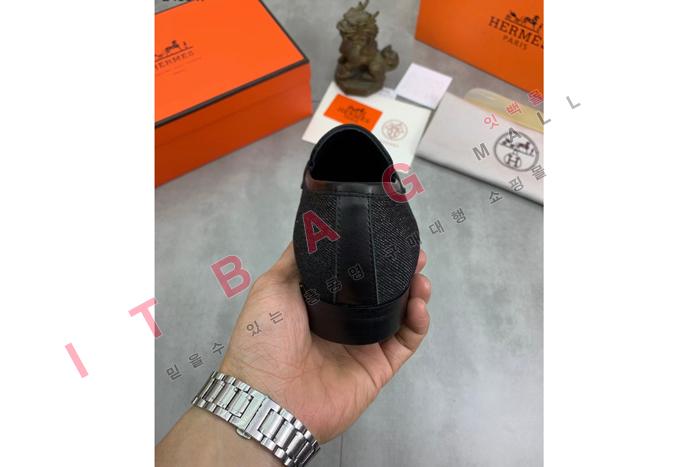 ޽    MYB4226