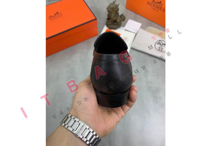 ޽     MYB4228