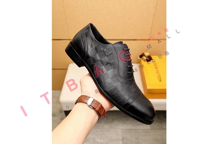 ̺   MYB6070
