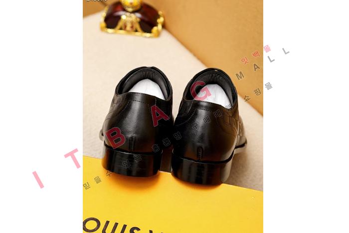 ̺   MYB6070