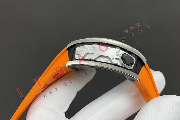     RM62-01   HT6068