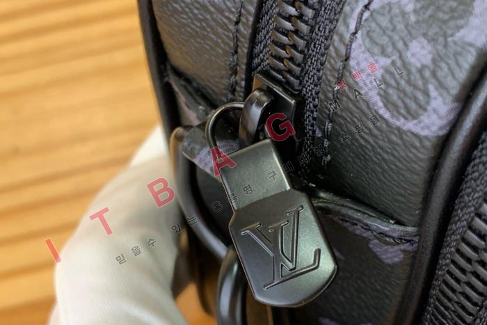 ̺  ޽  M46955