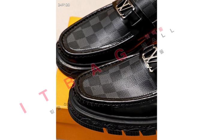 ̺   MYB6042