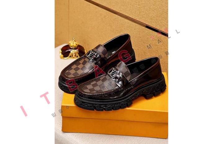 ̺   MYB6043