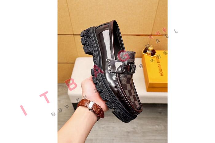 ̺   MYB6043